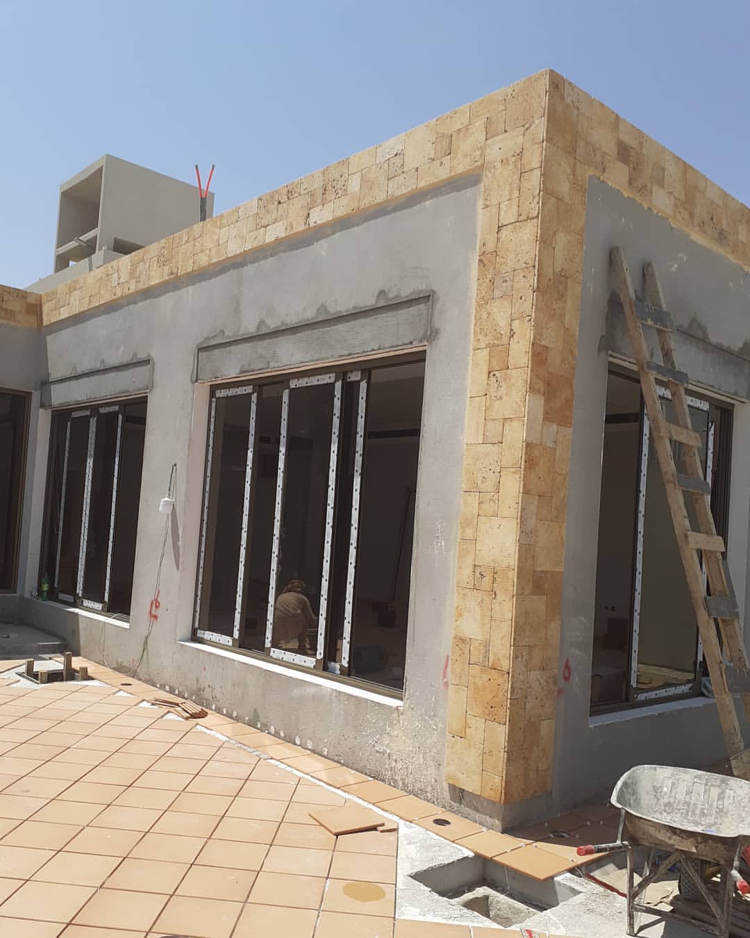 🏗️ بناء الملاحق والترميم الشامل: كيف تستغل مساحات منزلك في الرياض بذكاء؟